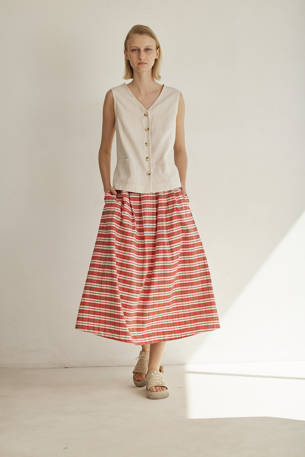 2430001603.jpg STRIPED CORAL SARONA