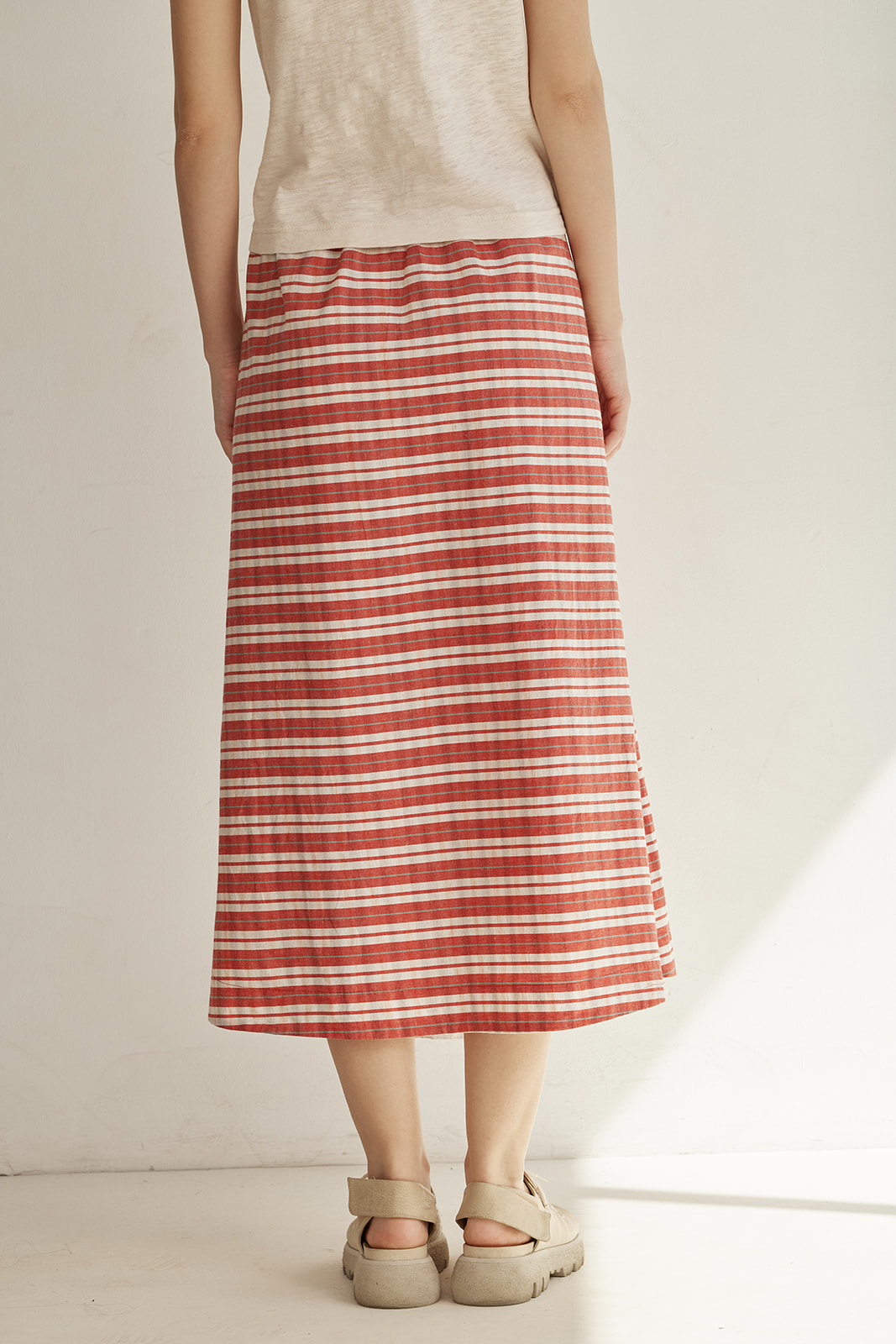 2430001604.jpg STRIPED CORAL SARONA
