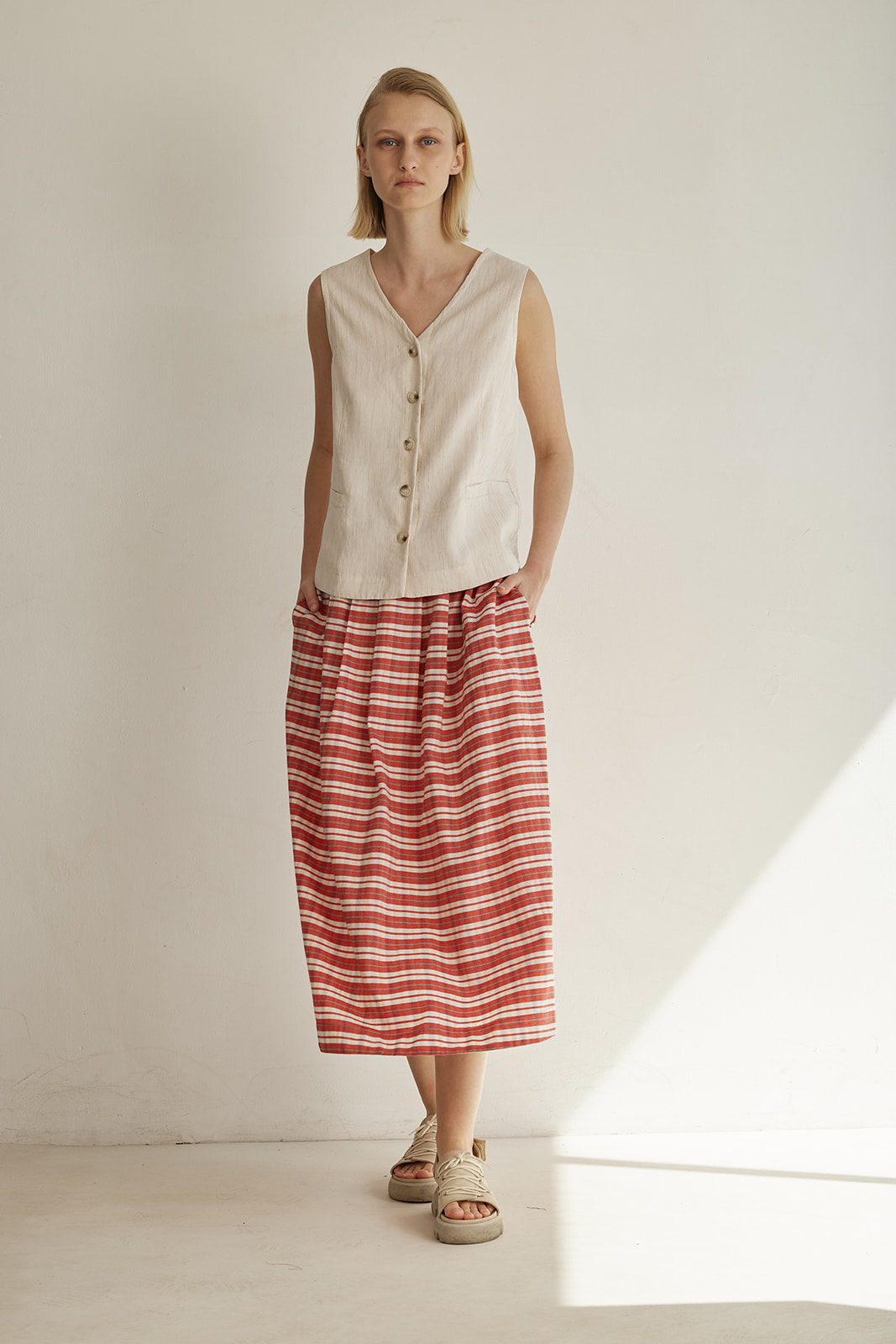 2430001606.jpg STRIPED CORAL SARONA