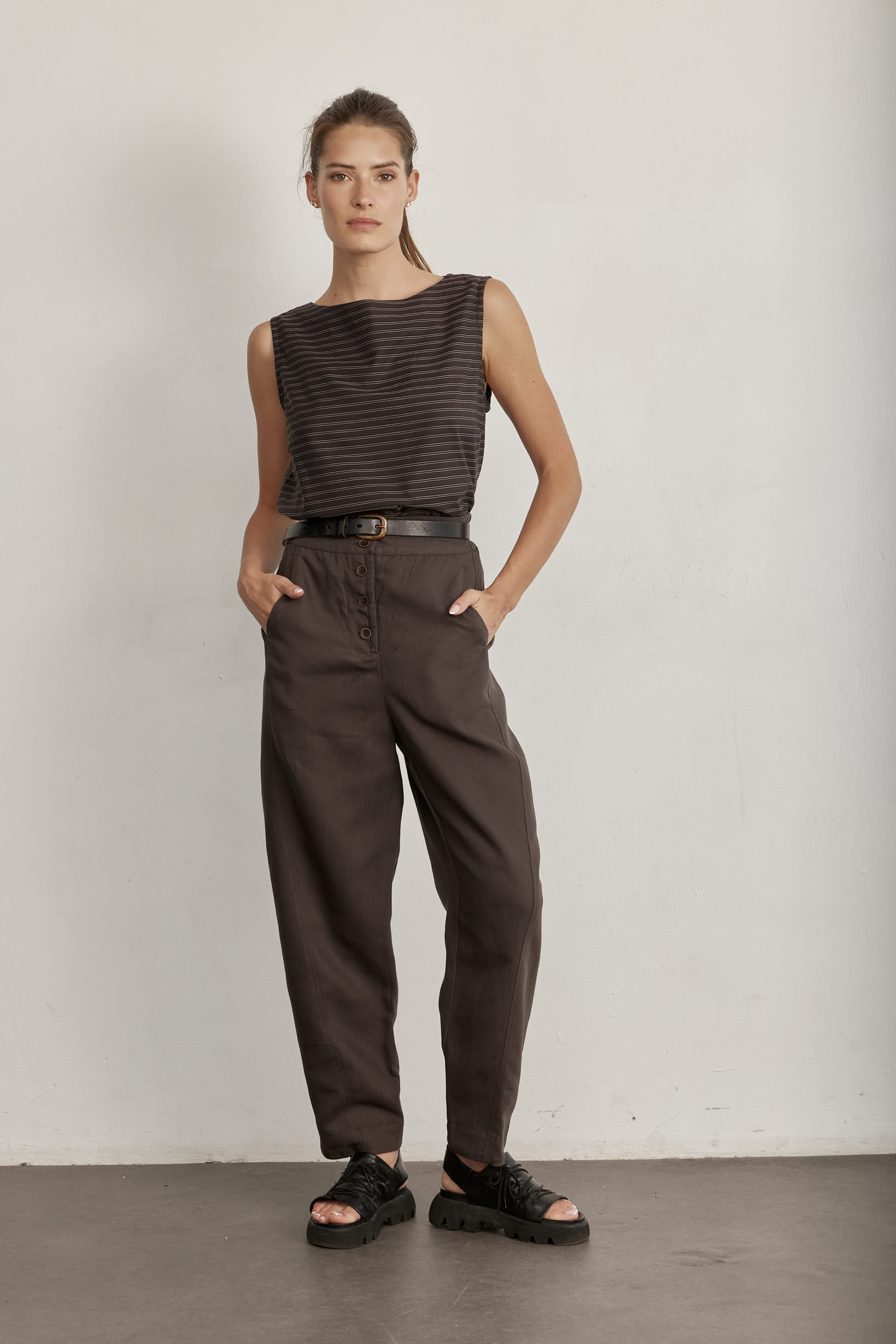 Black striped sleeveless tank top